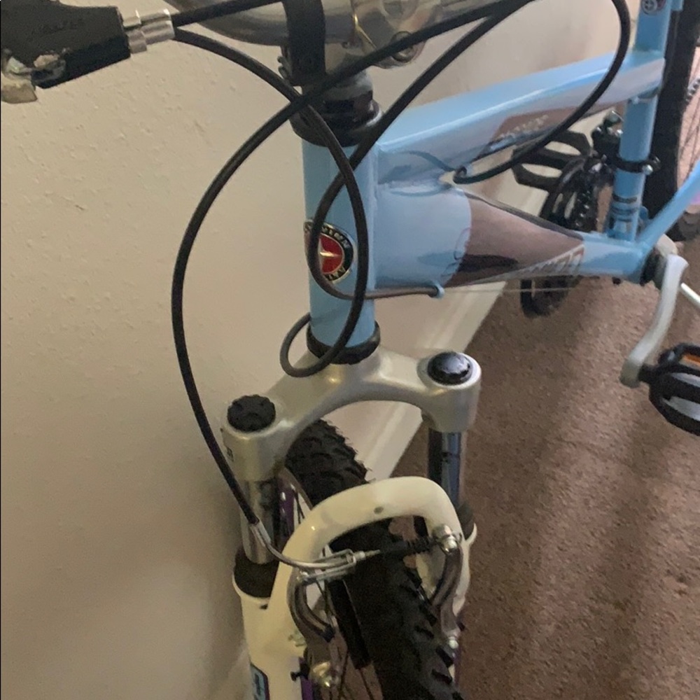 Bike - Picture 2 of 4